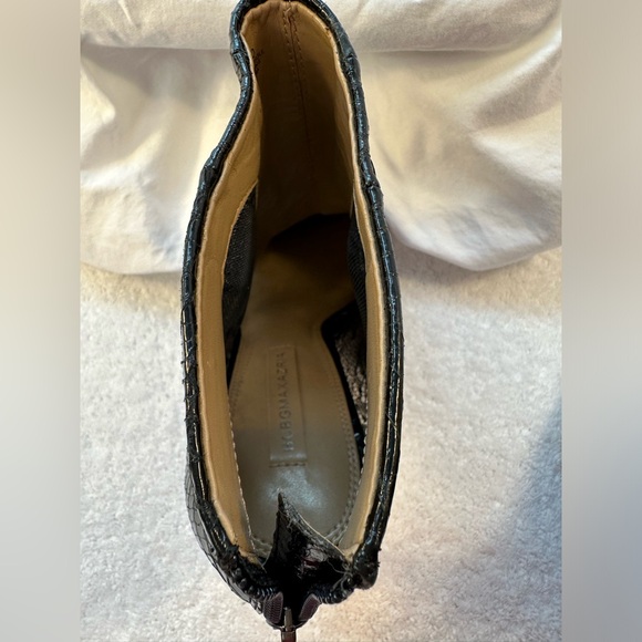 BCBG MAXAZRIA Pointed Toe Heel Ankle Boots AMAZING CONDITION! SEXY,HOLIDAY!HOT🤩 - Picture 13 of 16